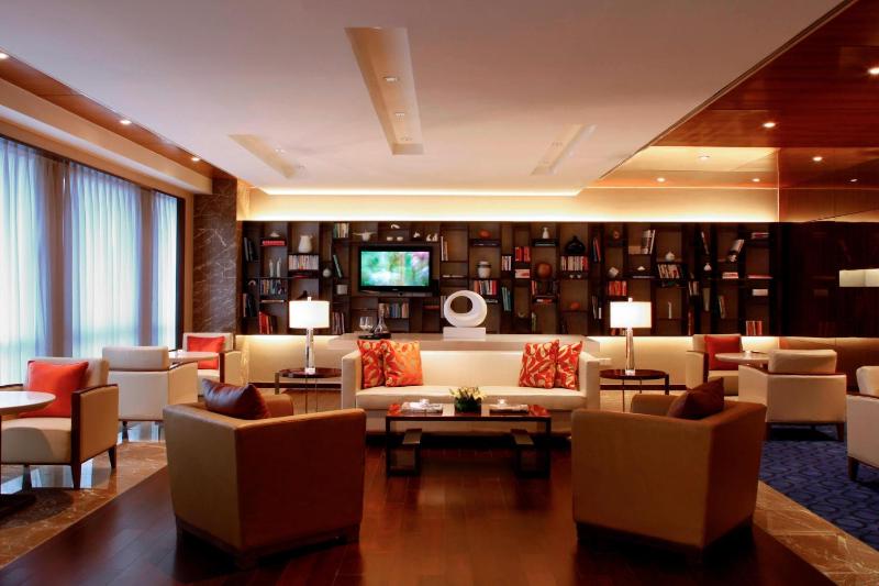 Executive King Room image 2