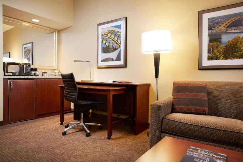 Two-Room King Suite with Sofa Bed and Balcony image 4