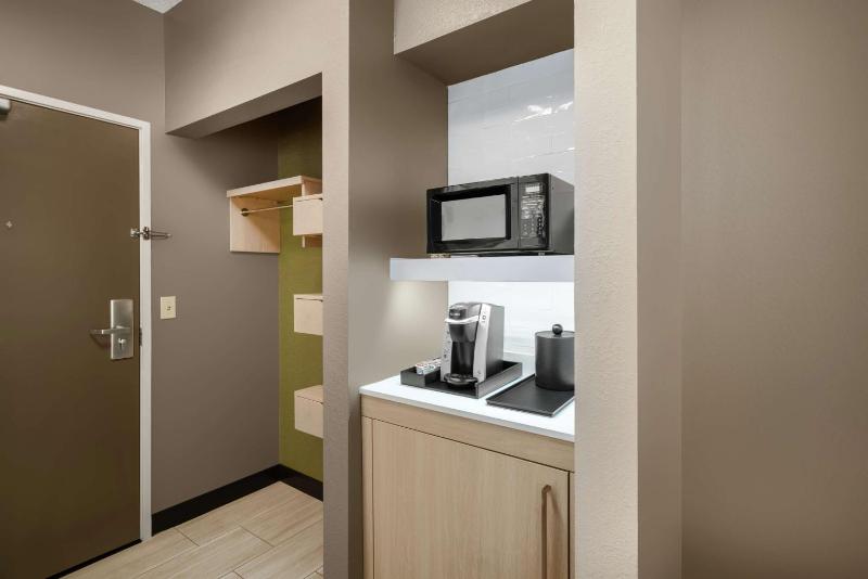 King Room image 4