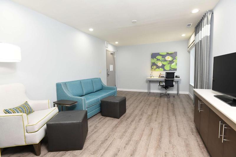 Deluxe King Room image 1