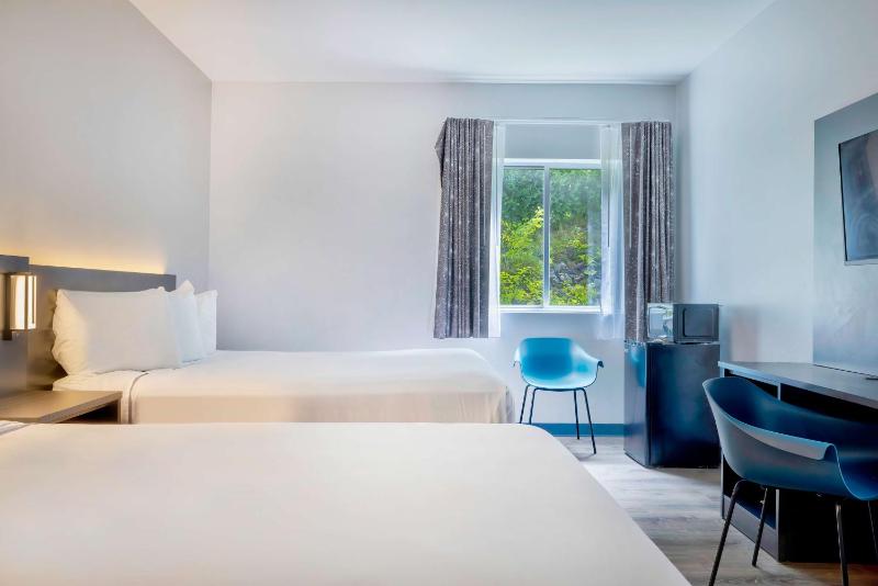 Queen Room with Two Queen Beds - Non-Smoking