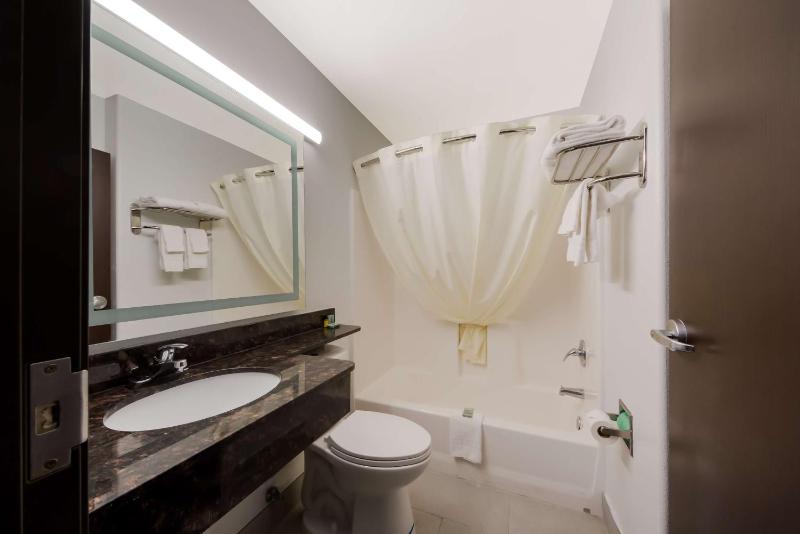 Double Room with Two Double Beds - Non-Smoking image 2