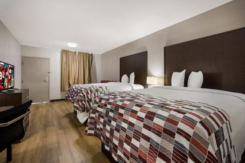 Deluxe Room with Two Double Beds Smoking image 3