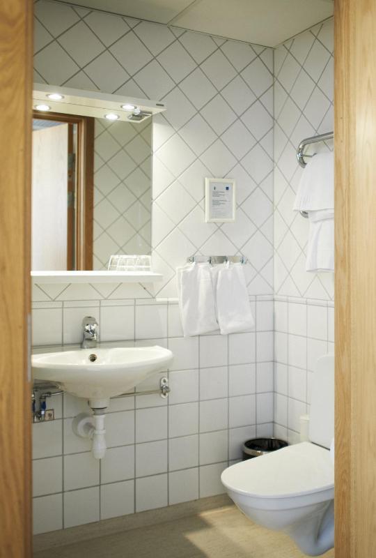 Twin Room image 2
