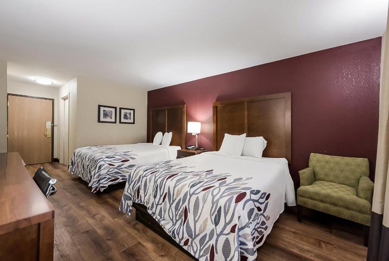 Deluxe Room with Two Queen Beds Non-Smoking image 4