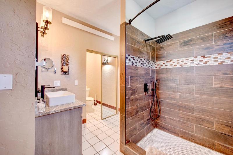 King Suite image 3