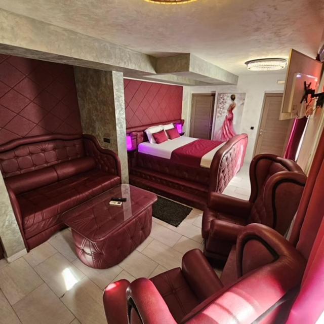 Premium Apartment with private wellness center image 4