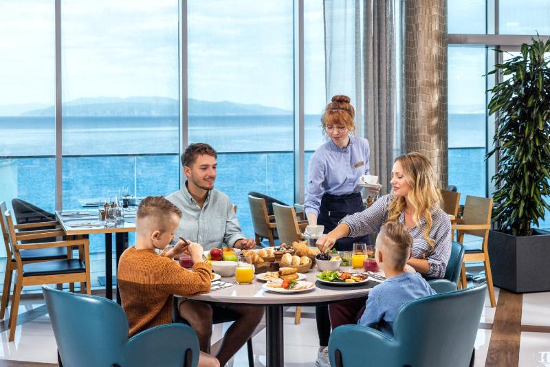 Hilton Rijeka Costabella Beach Resort & Spa - image 10