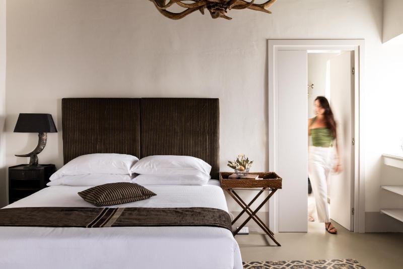 Queen Room image 2