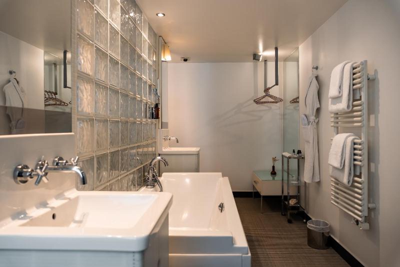 Kube Double or Twin Room image 1