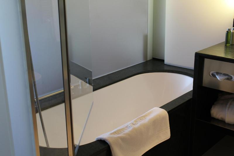 Double or Twin Room image 3