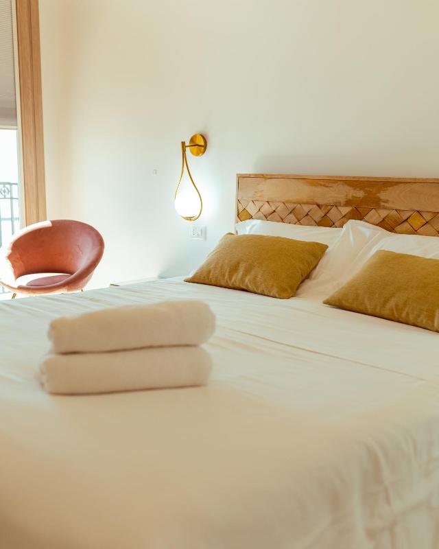 Deluxe Double Room with Sea View image 1