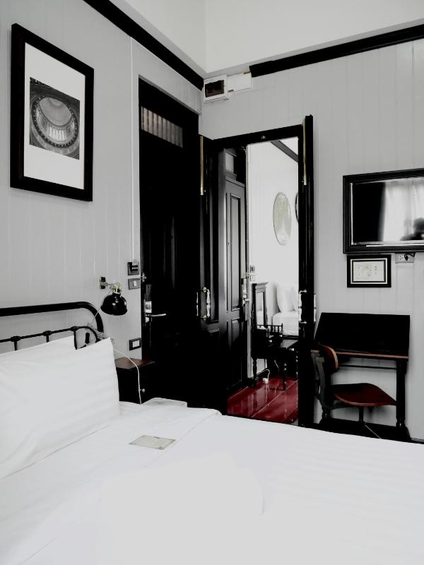 Executive Suite image 4