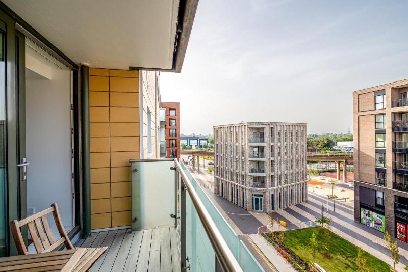 GuestReady - Vibrant home in East London Images
