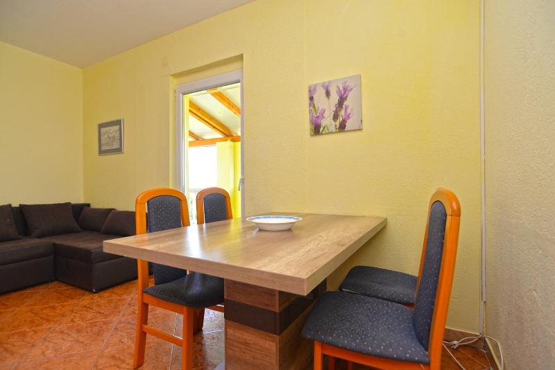 Apartment image 3