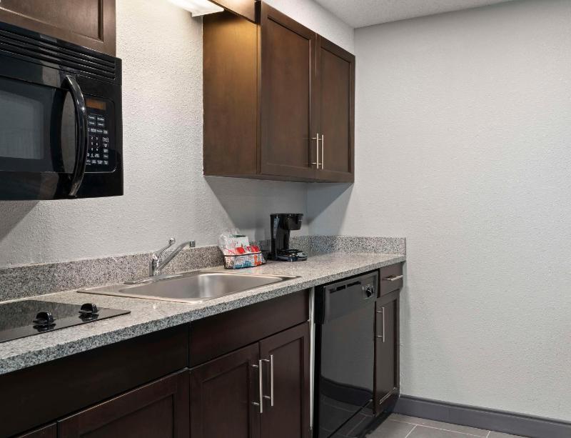 One-Bedroom King Suite with Kitchen - Non-Smoking  image 3
