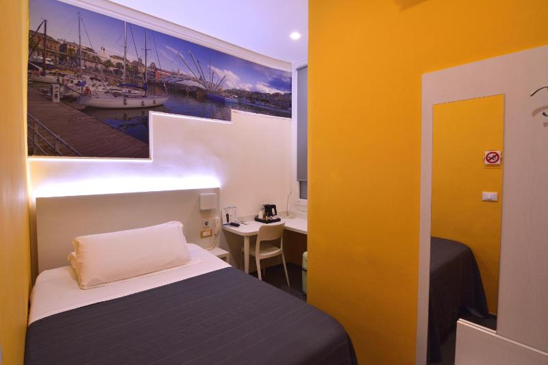 Small Single Room image 1
