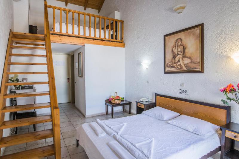 Quadruple Room image 1