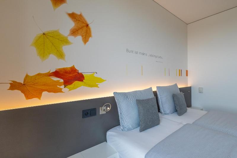 Double Room with Lake View image 1
