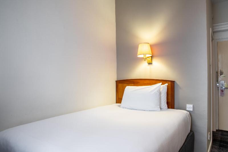 Single Room image 2