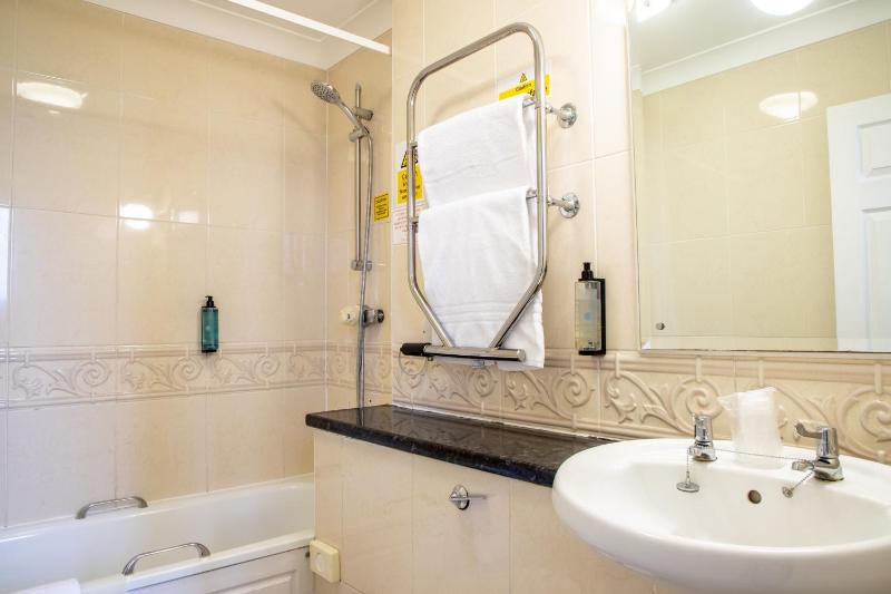 Single Room image 4