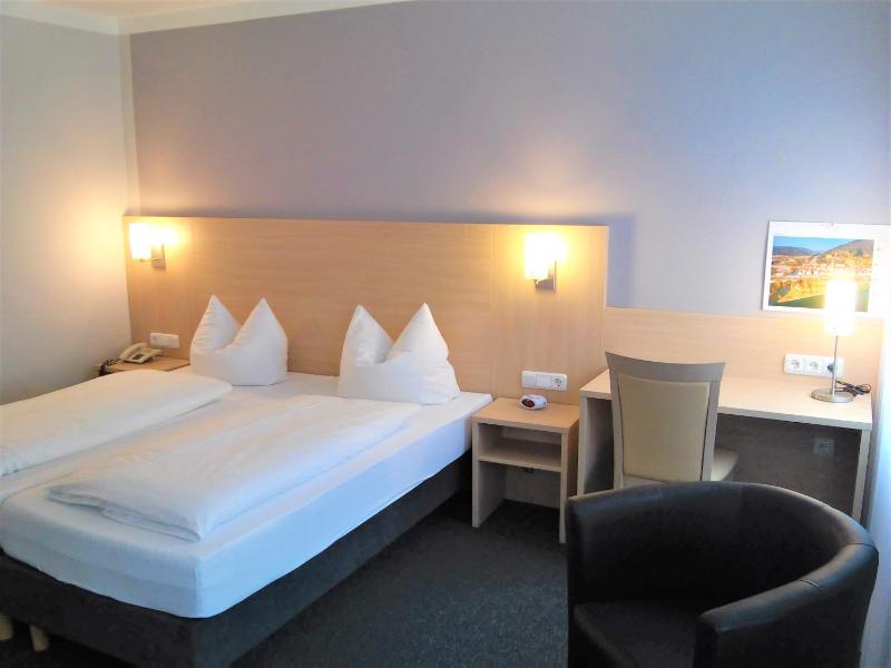 Double Room image 1