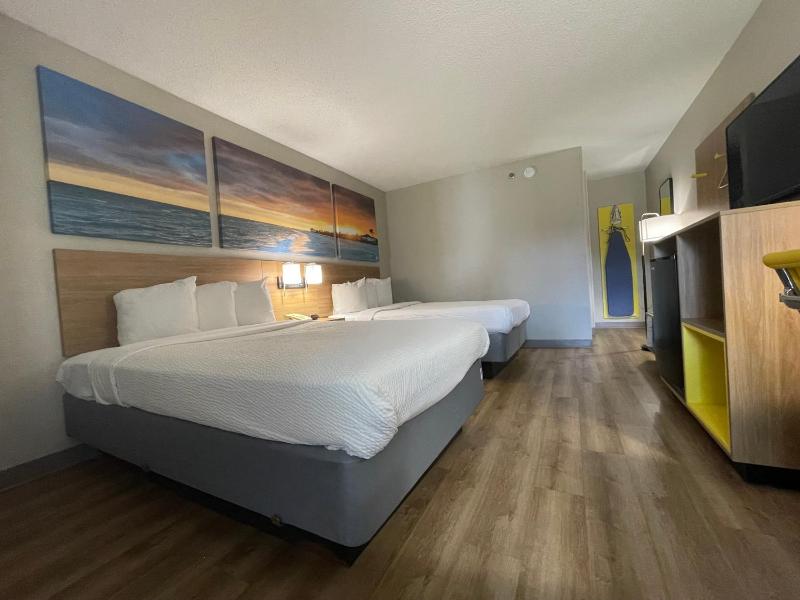 Double Room with Two Double Beds - Non-Smoking image 3