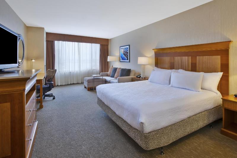 King Room with View and Sofa Bed image 2