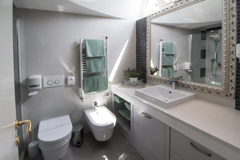Quadruple Room image 4