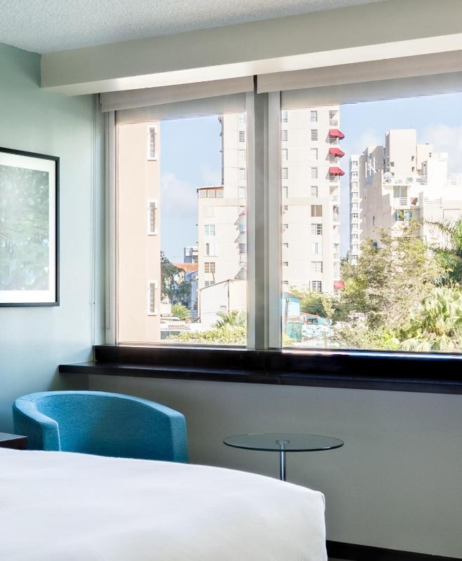 King Room with Garden View image 2