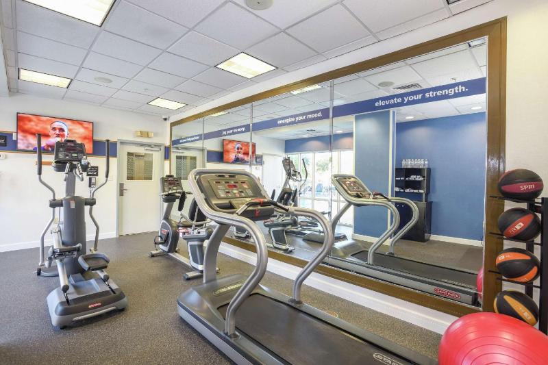 Hampton Inn Jacksonville East Regency Square - image 10