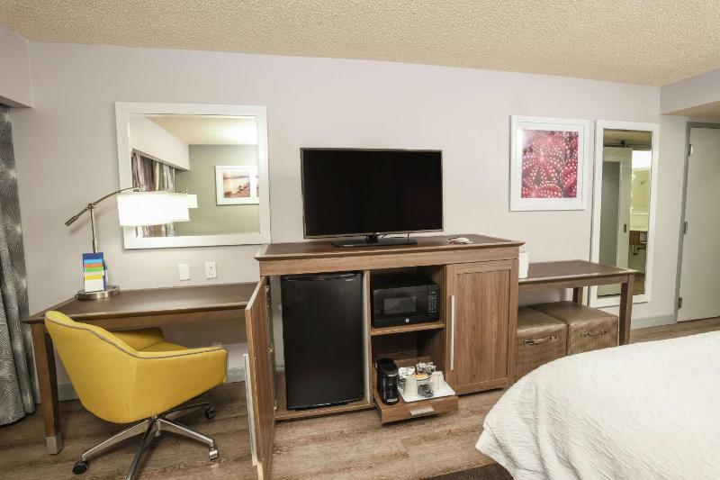 Hampton Inn Jacksonville East Regency Square - image 3