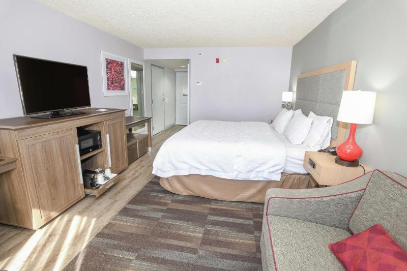 Hampton Inn Jacksonville East Regency Square - image 14