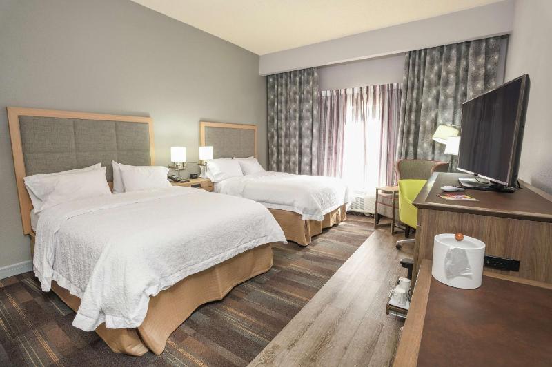 Hampton Inn Jacksonville East Regency Square - image 4