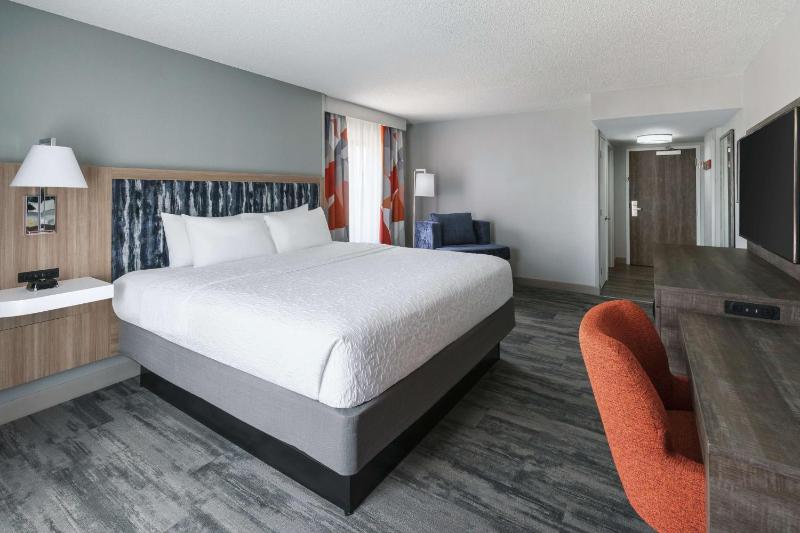 Hampton Inn & Suites Tampa/Ybor City/Downtown - image 17