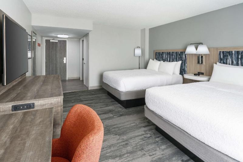 Hampton Inn & Suites Tampa/Ybor City/Downtown - image 3