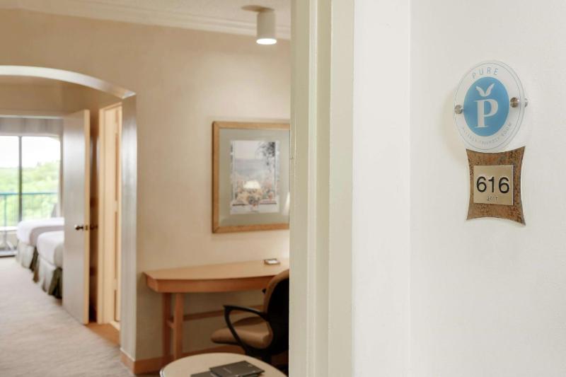 Pure Wellness King Suite with Sofa Bed image 3
