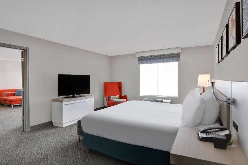 Hilton Garden Inn Jacksonville JTB/Deerwood Park - image 36