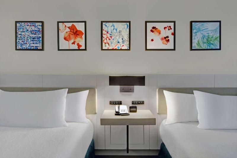 Hilton Garden Inn Jacksonville JTB/Deerwood Park - image 4