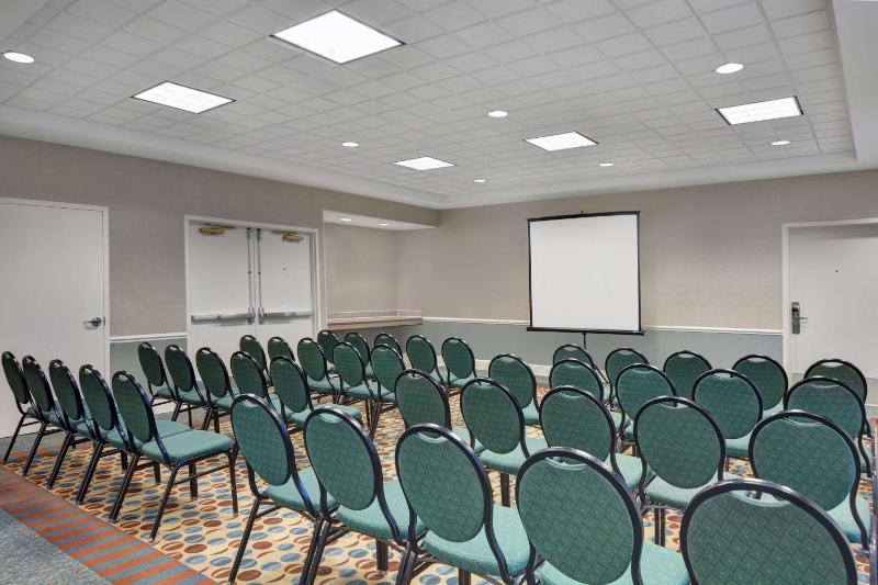 Hilton Garden Inn Jacksonville JTB/Deerwood Park - image 19