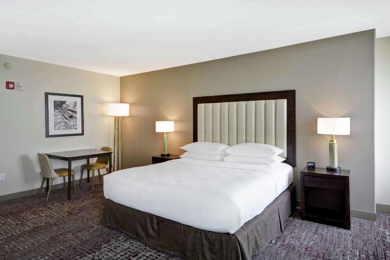 King Room - Mobility/Hearing Accessible image 3