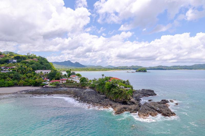 Palms 14 Luxury Beachfront Villa - image 12