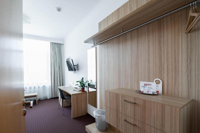 Single Room image 3