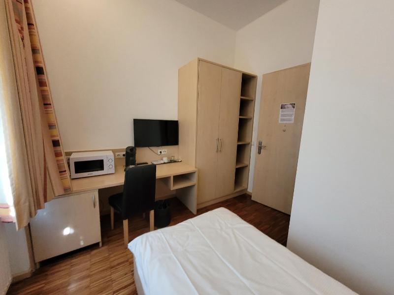 Economy Single Room image 3