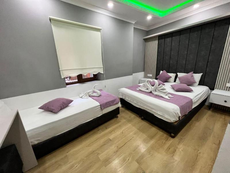 Classic Triple Room image 3