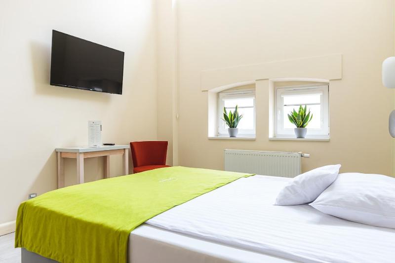 Deluxe Double Room image 4