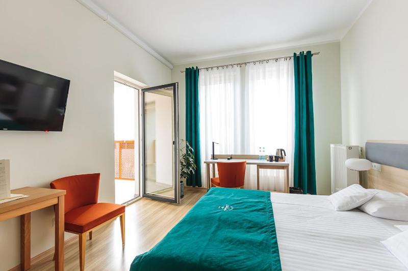 Superior Double Room image 3
