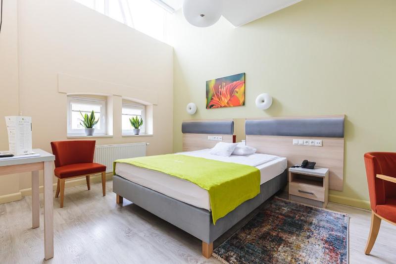 Deluxe Double Room image 3