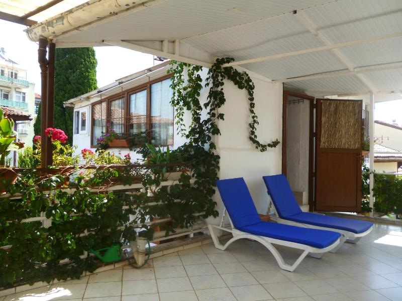 Triple Room with Terrace image 1