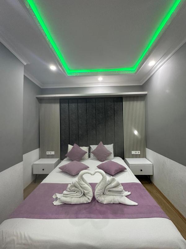 Standard Double Room image 3